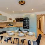 Cristal Des Glaces, Mont Blanc View, Alpes Agency, Sleeps 6 Apartment