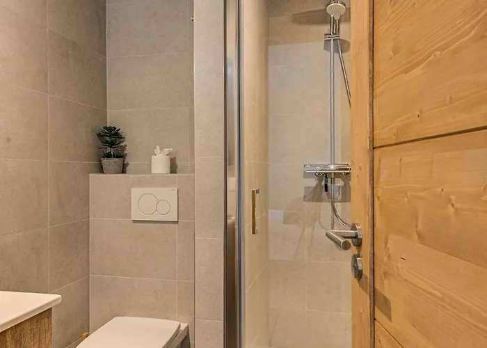 Appartement Cristal Des Glaces, Mont Blanc View, Alpes Travel, Sleeps 6